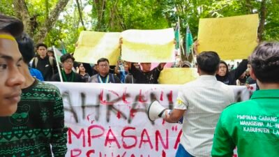 Kondusif, Driver Ojol dan Mahasiswa Warnai Demo di DPRD Langkat